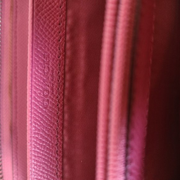 Coach Pebble Leather Zipper Accordian Wallet Embossed Pink C Logo Metal Plaque - Picture 3 of 8